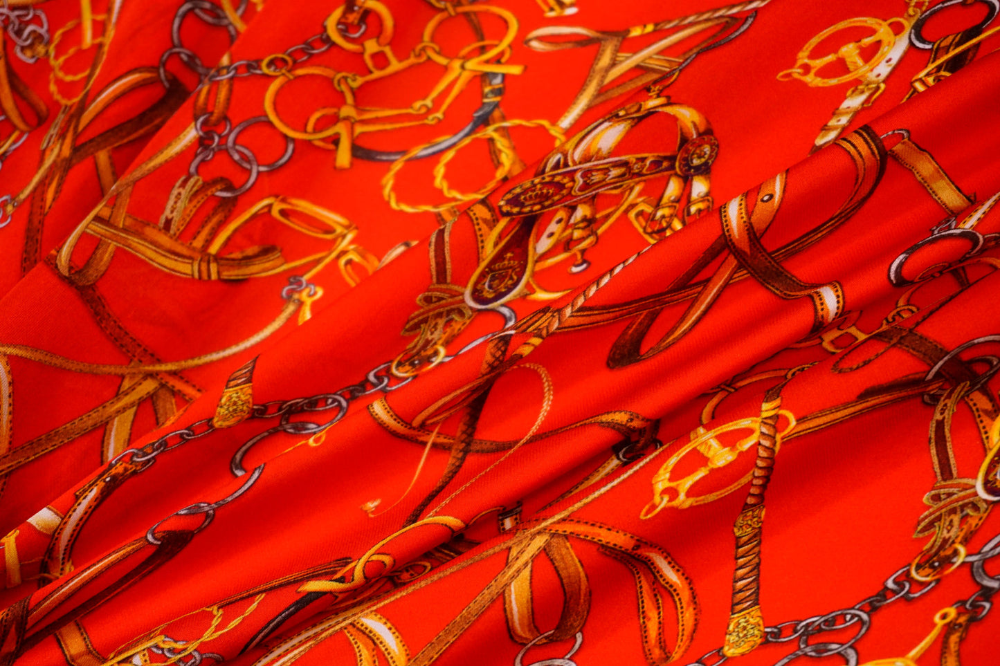 Silk with bridle motif – elegant & bright