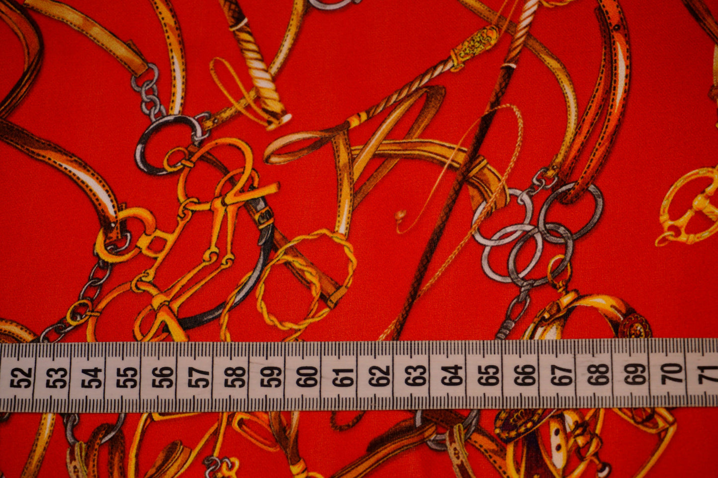 Silk with bridle motif – elegant & bright