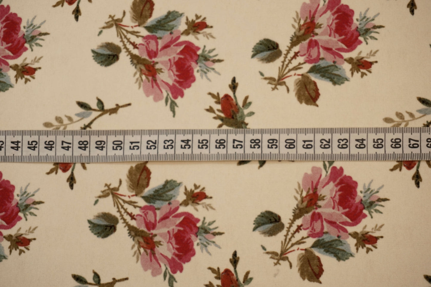 Noble silk crepe β delicate roses on cream