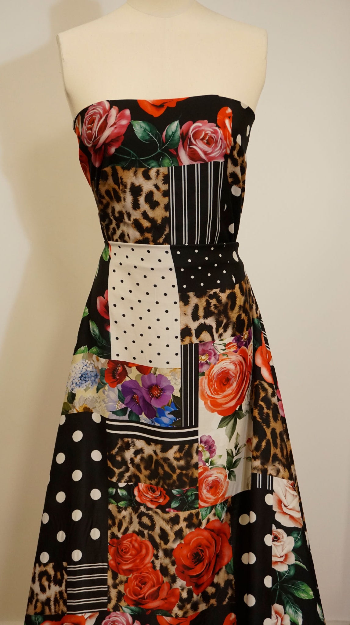 Eye-catching viscose fabric with patchwork design – elegant & extravagant