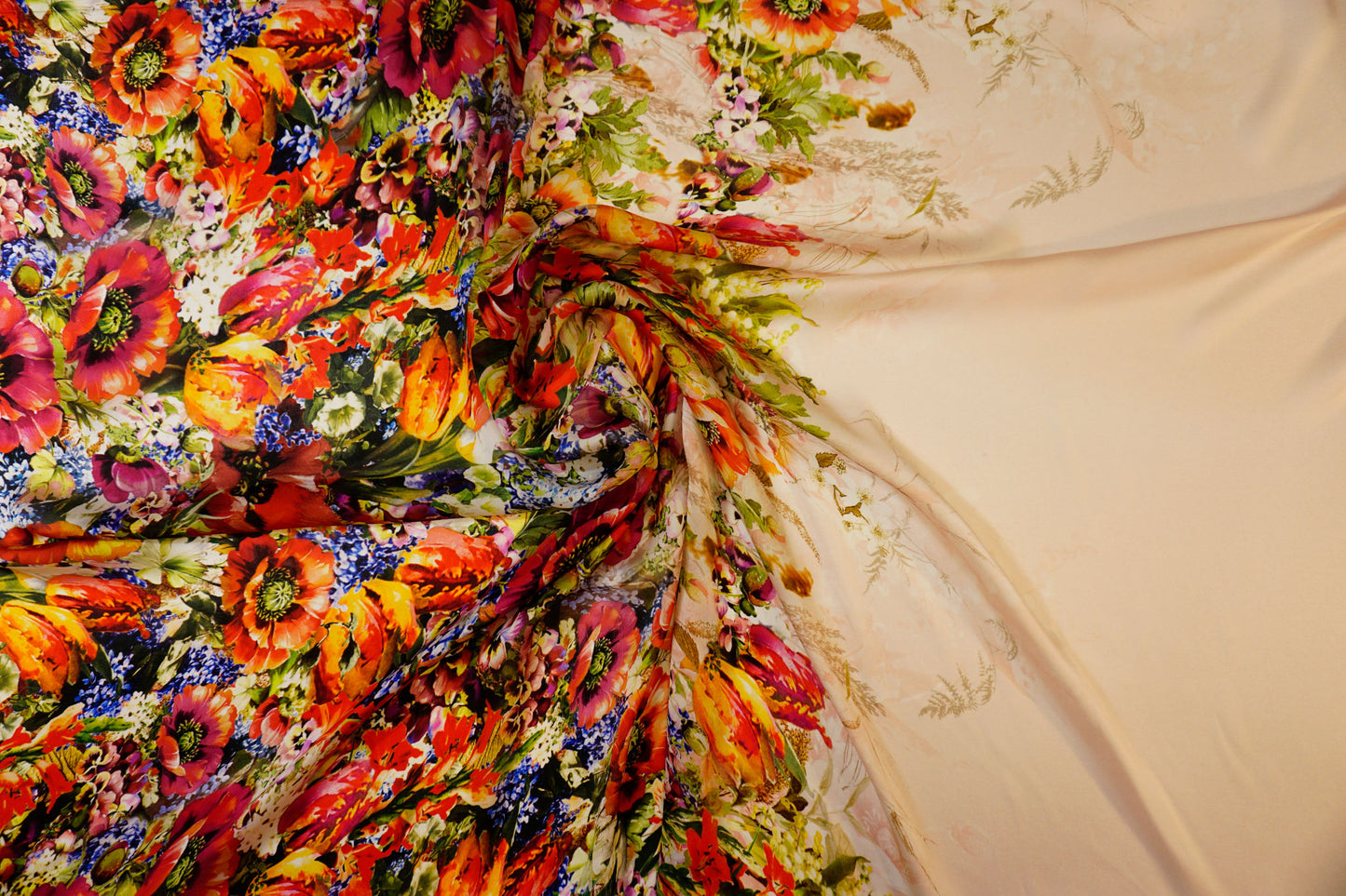 Airy silk chiffon with a dreamy border print