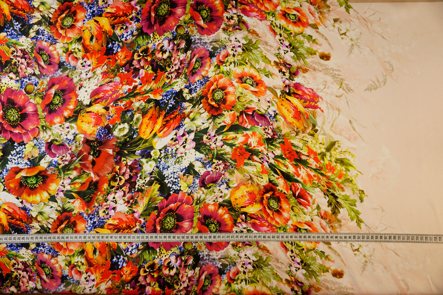 Airy silk chiffon with a dreamy border print
