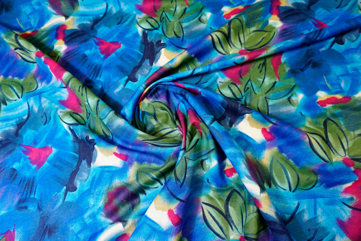 Linen-cotton mix with artistic leaf design