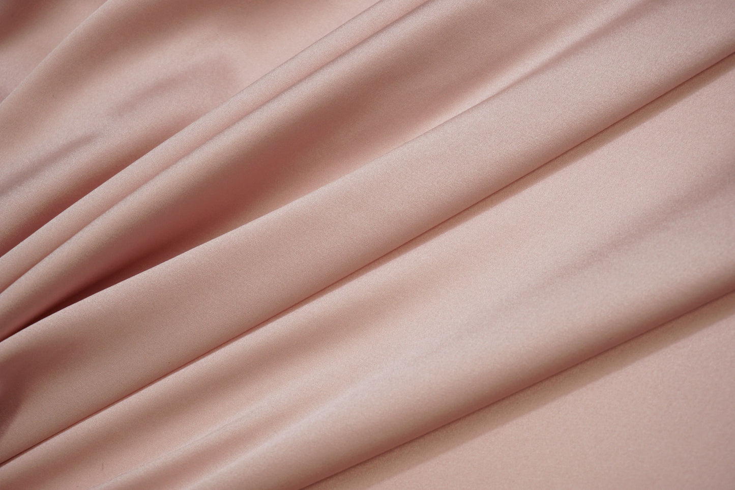 Silk satin with elastane in pink
