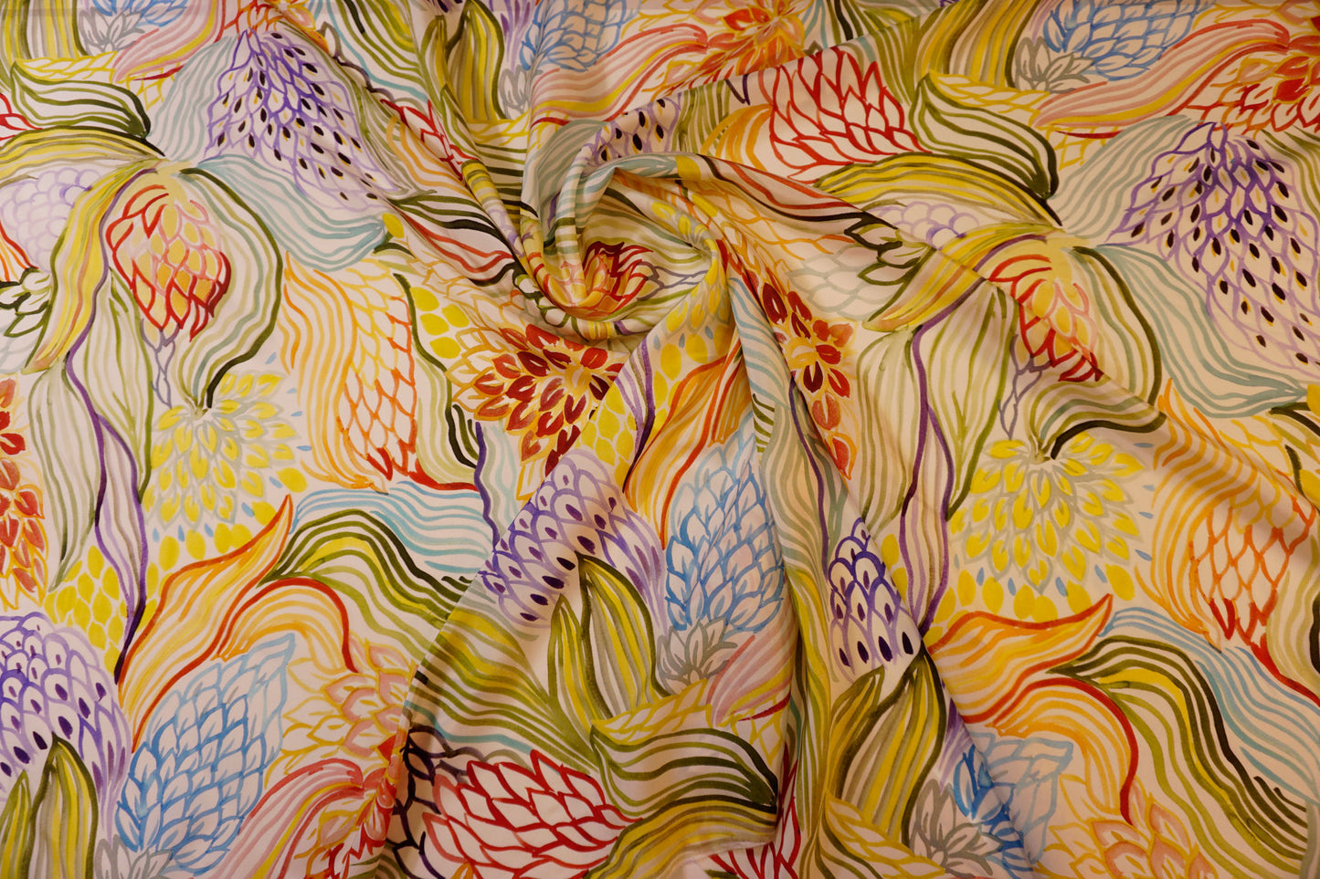 Silk crepe from Italy – a colorful work of art