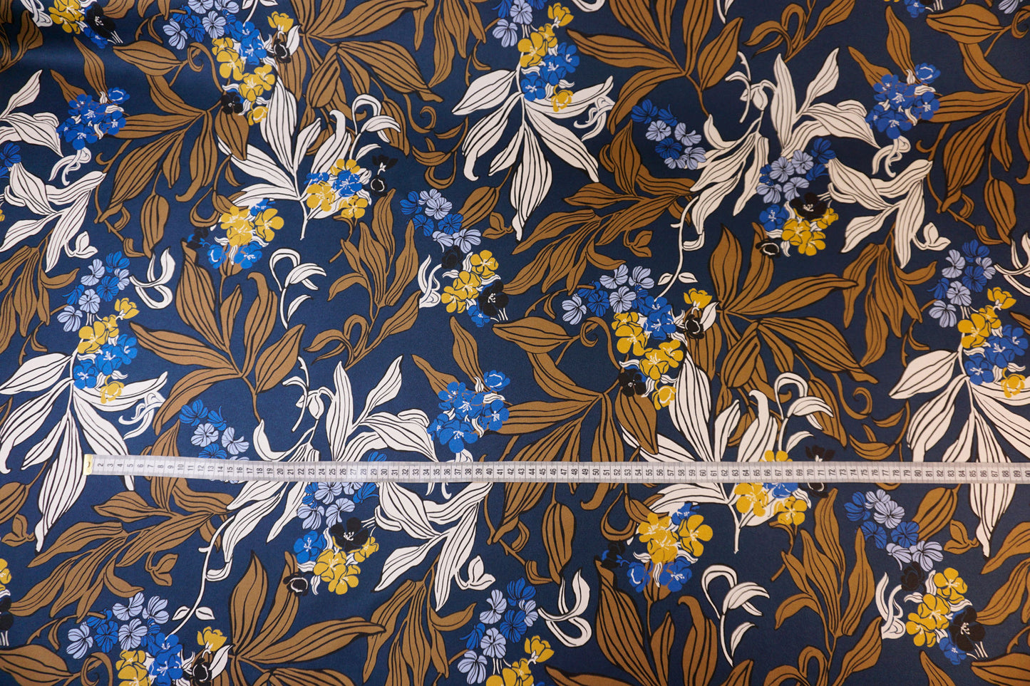 Italian silk twill – elegance in blue & yellow
