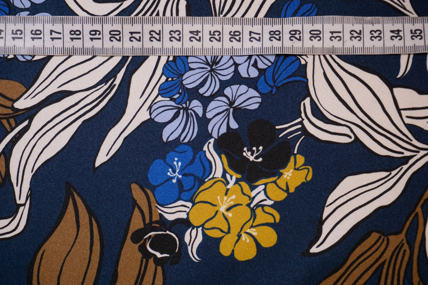 Italian silk twill – elegance in blue & yellow