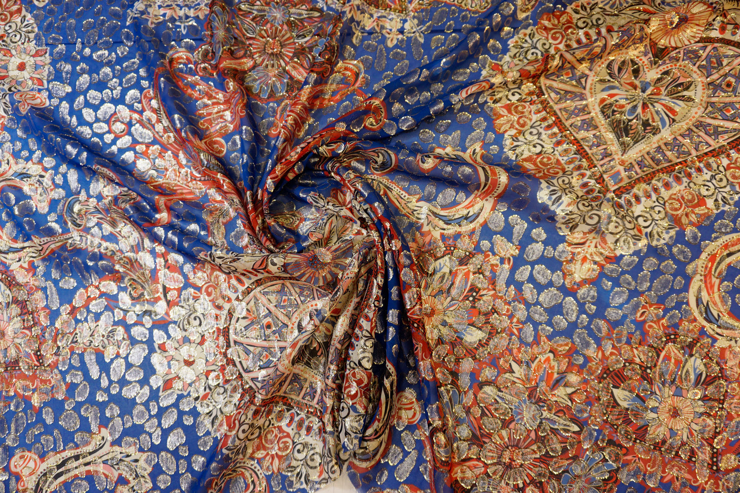 Silk chiffon with lurex – a dream in blue & gold