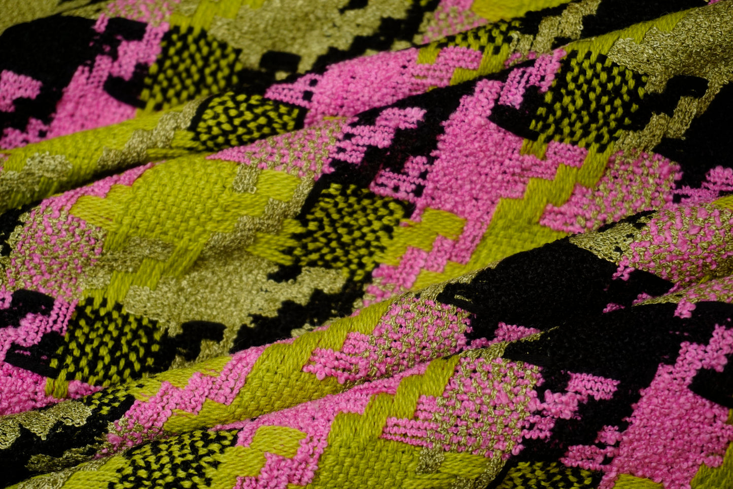 Exclusive Bouclé – Trend & elegance combined
