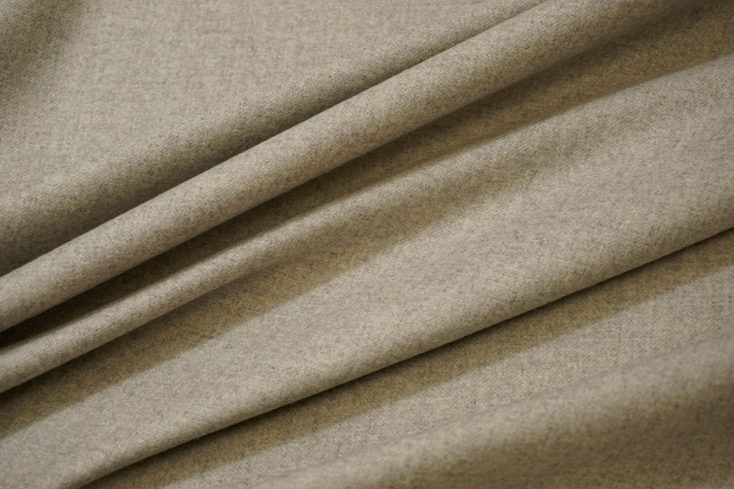 New wool flannel in elegant mottled light grey
