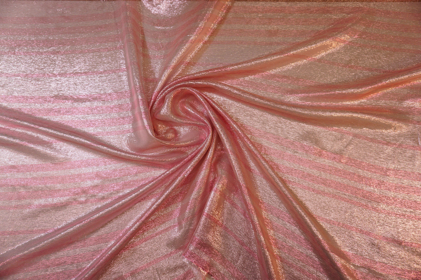 Shimmering lurex mix – feather-light & elegant