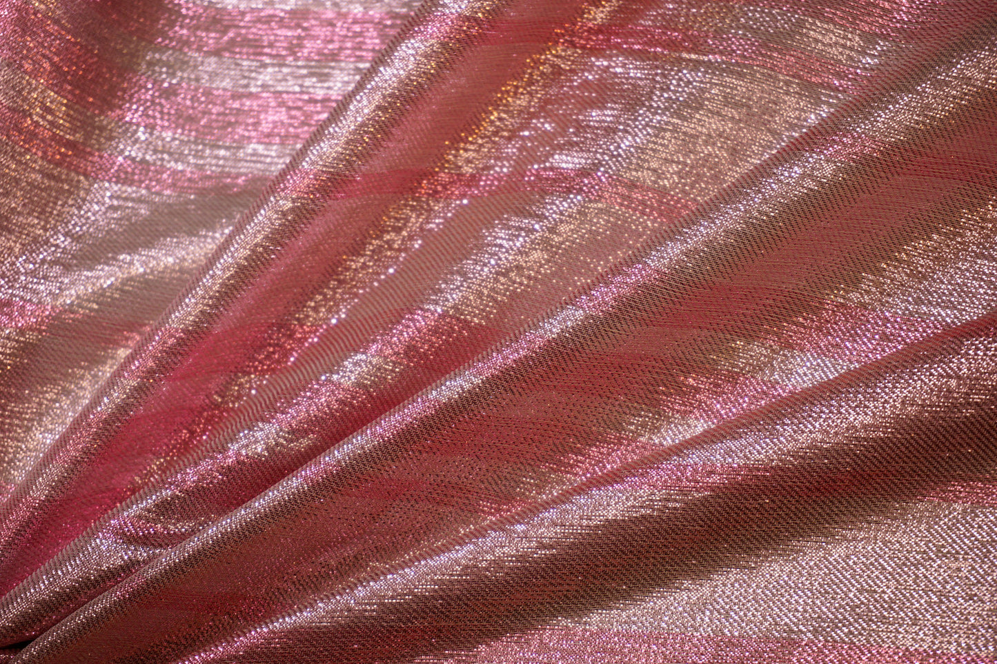 Shimmering lurex mix – feather-light & elegant