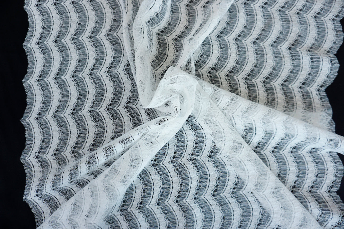 Edle französische Spitze für Brautkleider, Abendmode und exklusive Couture-Designs in zeitloser Eleganz