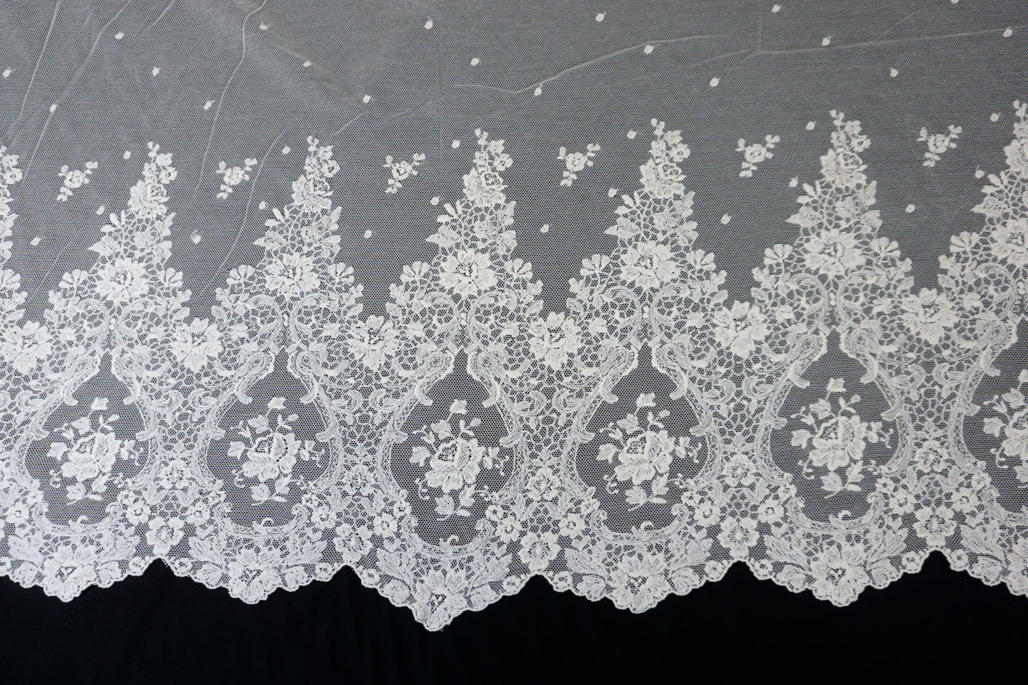 Französische Baumwollspitze – 100% Baumwolle mit eleganter Bogenkante