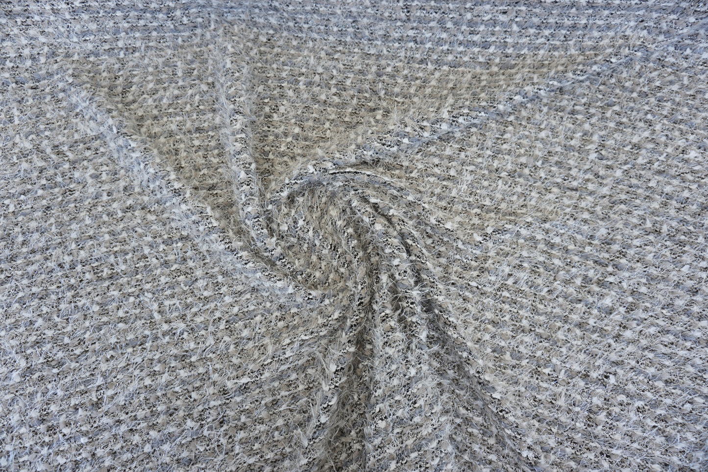 Structured fabric with Lurex – Elegant bouclé look in natural tones with shimmering accents