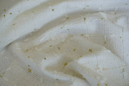 Exclusive Bouclé in White & Gold – Geometric Elegance