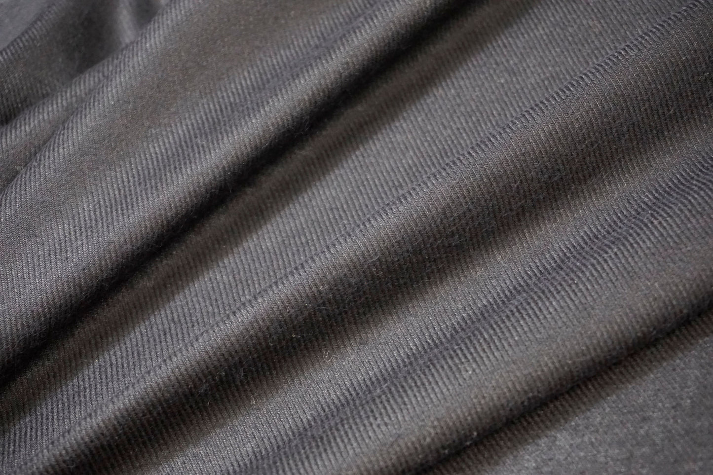 Fine cashmere twill in black-blue