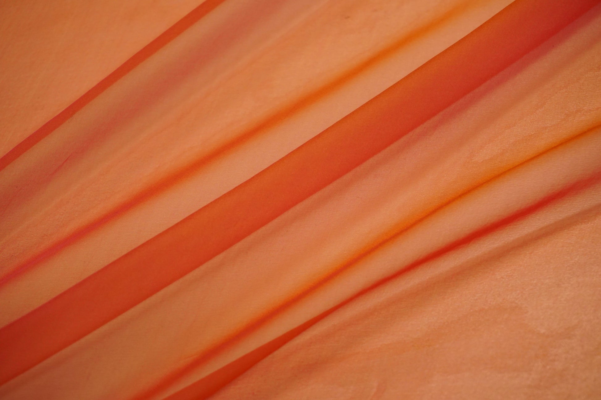 Haute Couture Seidenchiffon changierend