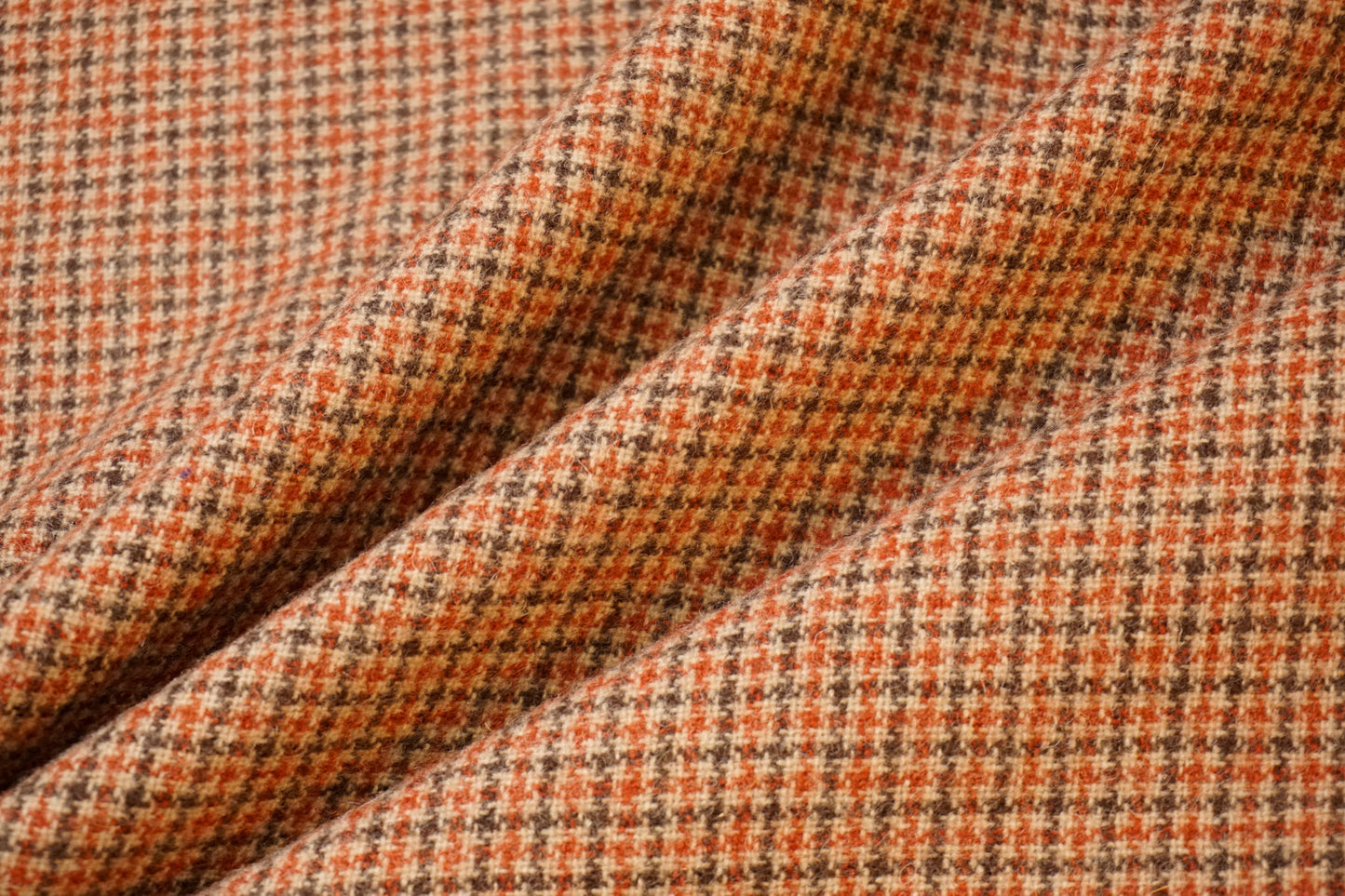 Schurwolletweed in Rostrot, Nussbraun & Beige – robust & edel