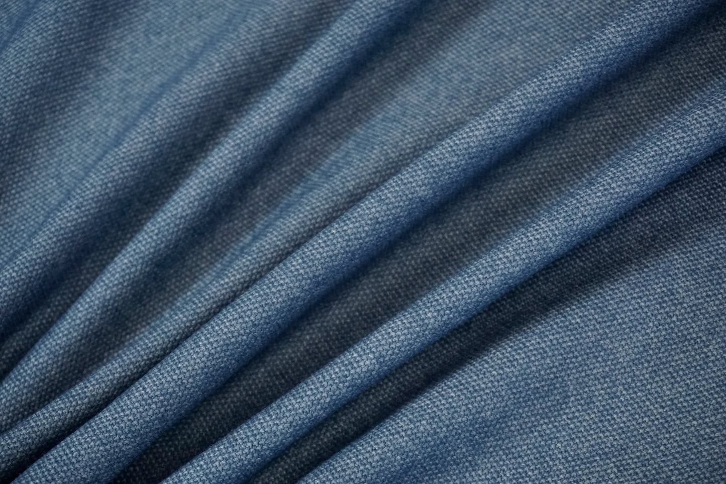 Kaschmir-Seide aus Italien in Jeansblau – luxuriöse Struktur & seidiger Glanz