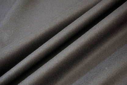 Schwarzer Schurwollflanell in Köperbindung – Pure Wool aus Huddersfield
