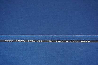 Edler Anzugstoff in hellem tintenblau