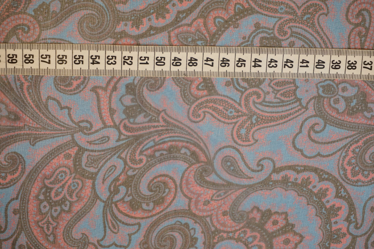Seidenchiffon in dunkelblau mit Paisley-Muster