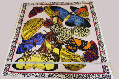 Italienisches Seidencarré "Butterfly & Leo" – Luxuriöser Mustermix