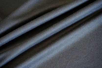 Eleganter Schurwollflanell in Schwarz – weich, warm & zeitlos edel