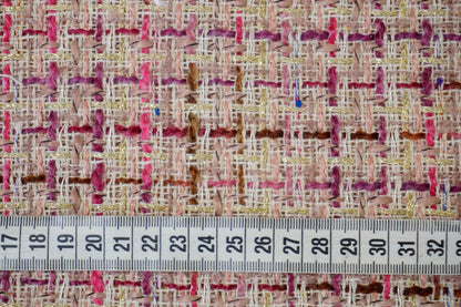 Formstabiler Bouclé mit natürlichem Stand, perfekt für Blazer, Jacken und stilvolle Ensembles