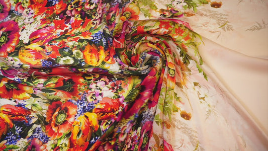 Airy silk chiffon with a dreamy border print