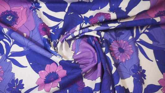Hochwertiger Baumwoll-Leinen-Mix mit floraler Eleganz