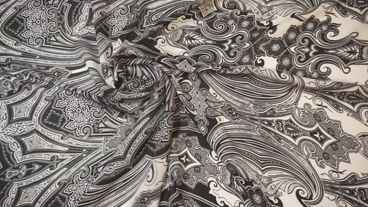 Luxurious silk crepe with opulent border