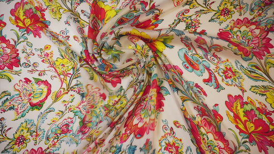 Lightweight silk georgette with a magnificent floral pattern
