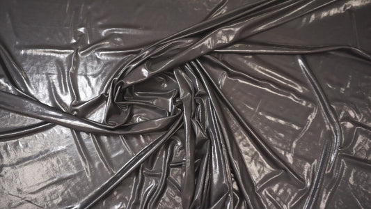 Video Italienischer Liquid-Jersey in Schwarz mit Wet-Look-Effekt